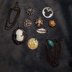 ⬇️FREE charm/pendant⬇️